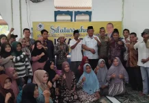 Iskandar Komitmen Perjuangkan Pembangunan Dermaga Pulau Siumat