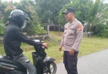Personel Polsek Sampoiniet Ajak Warga Tertib dan Utamakan Keselamatan