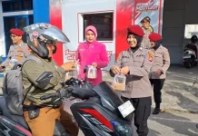 Satreskrim Polres Aceh Barat Tebar Seratusan Paket Takjil