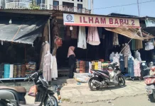Pembeli Mulai Serbu Toko Baju Lebaran di Meulaboh