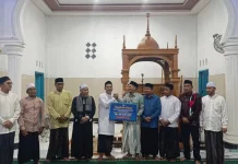 Pemkab dan Relawan Aceh Jaya Salurkan Bantuan Santri
