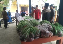 masyarakat Aceh barat terima daging lebaran dari presiden RI Prabowo subianto