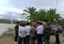Kemendagri Tinjau Jembatan Putus di Nagan Raya Bersama Polsek Darul Makmur