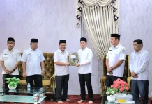 Bupati Tarmizi Serahkan Tiga SK untuk Tiga Pejabat Strategis