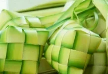 Dibalik Anyaman Ketupat Tersimpan Filosofi Hidup yang Mendalam