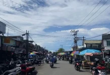 Pedagang di dalam Pasar Mengeluh, Pembeli Beralih ke Lapak Pinggir Jalan