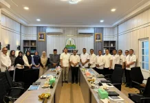 Kadinsos Aceh Raker Komisi V DPR Aceh