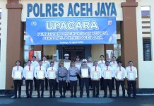 Kapolres Aceh Jaya Pimpin Upacara Pemberian Penghargaan Kinerja Personel