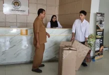 jelang Keberangkatan, Kankemenhaj Aceh Jaya Distribusikan Koper JCH