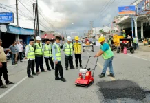 Bupati Aceh Barat Luncurkan AMP Mini untuk Perbaikan Jalan