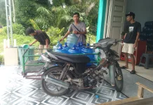 Harga Plastik Naik Pengusaha Air Isi Ulang di Meulaboh Mulai Tertekan