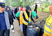 Ratusan ASN Bersama Buruh Aksi Bersih Wujudkan Aceh Barat Zero Sampah