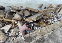Aksi Siswa SMP ini Jadi Tamparan Pembuang Sampah Sembarangan