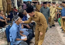 Baitul Mal Aceh Barat Salurkan Zakat Fakir Miskin di Meureubo