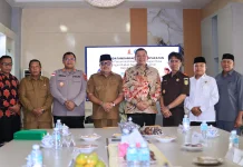 Bupati TRK Hadiri Wisuda 419 Lansia, Tegaskan Semangat Belajar Tanpa Batas Usia
