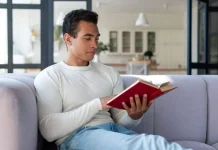 Tips Agar Suka Membaca, Kebiasaan Kecil yang Berdampak Besar