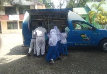 pustaka keliling sambagi sejumlah sekolah di Aceh barat