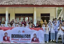 Dekranasda Aceh Barat Tumbuhkan Kreativitas Pelajar lewat Kerajinan Lokal