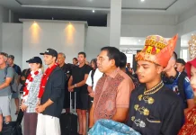 Hari Ini Puluhan Wisatawan Berkunjung ke Simeulue, Disambut Bupati Monas