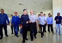 Tarmizi Dampingi Wali Naggroe Teungku Malik Mahmud Meninjau Rumah Sakit Regional