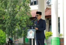 Bupati Tarmizi Serahkan SK PNS, Ingatkan Soal Tanggung Jawab