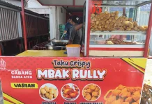 Kuliner Tahu Krispi Viral, Antrean Pembeli Sangat Padat