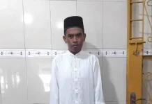 Penjelasan Spanduk Presiden oleh Kepala UPTD Masjid Agung Baitul Makmur