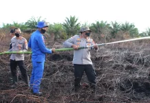 Kapolres Aceh Barat Pimpin Pemadaman Lanjutan Kebakaran Lahan Gambut