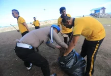Satreskrim Polres Aceh Barat Gelar Bakti Sosial Bersih Pantai dan Gotong Royong