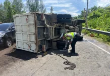 Dump Truck Terbalik di Jalur Meulaboh–Banda Aceh