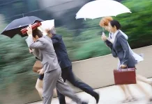 Tips Tetap Semangat Kerja meski Cuaca Hujan