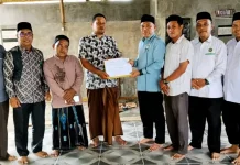 Lazis PCNU Aceh Barat Salurkan Bantuan untuk Meunasah Teuku Umar Batai Puteh