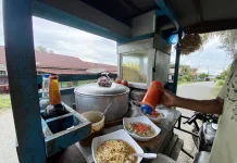 Bakso Gerobak Keliling Tetap Bertahan, Harga Semangkuk Hanya Rp8.000