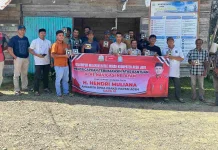 Hendri Muliana Salurkan Alat GPS Garmin untuk Nelayan Aceh Jaya