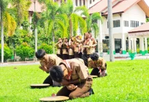 Tim Kwarda Aceh Tinjau Latihan Kesenian Rapai Geleng Kontingen Pramuka Meulaboh