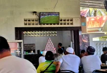 Warga Meulaboh Nobar di Warkop Saksikan Argentina Tumbangkan Swiss 3-1