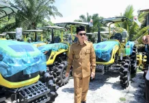 Pemkab Aceh Barat Terima Alsintant dari  Mentan