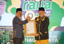 Bupati TRK Terima Sertifikat Kekayaan Intelektual Komunal