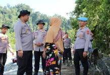 Kapolres Aceh Barat Berkantor Sehari di Sikundo