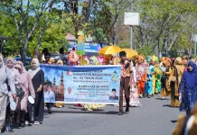Bupati TRK Lepas Pawai Karnaval Budaya HUT Ke-24 Nagan Raya,