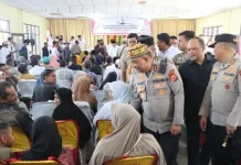 Kapolda Aceh Serahkan 1.000 Paket Sembako untuk Warga Terdampak Bencana di Bireuen