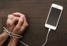 Pentingnya Membatasi Waktu Menatap Layar Digital Setiap Hari