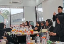 Abu Milenial Ubah Kafe Jadi Ruang Dakwah di Meulaboh