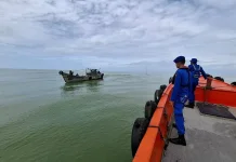 Satpolairud Polres Aceh Barat Selamatkan ABK Kapal Karam di tengah Laut