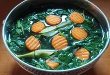 Sayur Bening Bayam dan Wortel Pilihan Praktis untuk Menu Seimbang