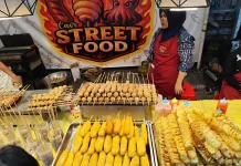 Jajanan Kekinian Pasar Malam Diserbu Anak Gen Z