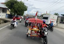 Pawai Becak Meriahkan HUT RI di TK Negeri Percontohan