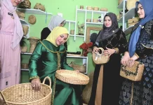 Ketua Dekranasda Provinsi Aceh Kunjungi sentra UMKM eceng gondok Aceh Barat