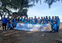 MAN 1 Aceh Barat Tanamkan Peduli Lingkungan Lewat Aksi Bersih Bersama RRI Meulaboh