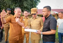 Bupati Tarmizi bersama Anggota DPRI pantau jalan nasional